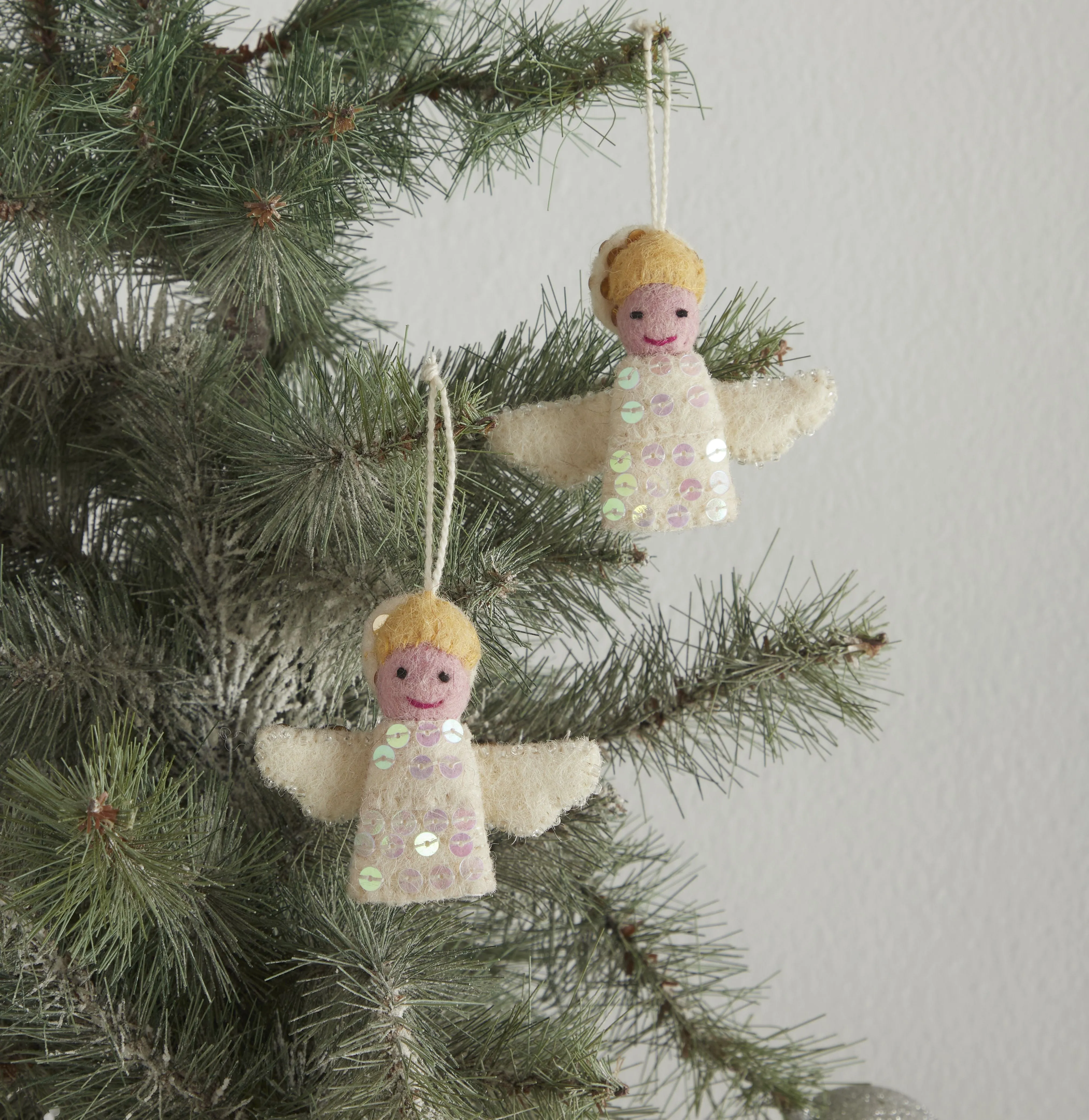 24-teiliges Set - Ikonsicher Weihnachts-Mini-Tischbaum-Set - Aus handgefilzter Wolle