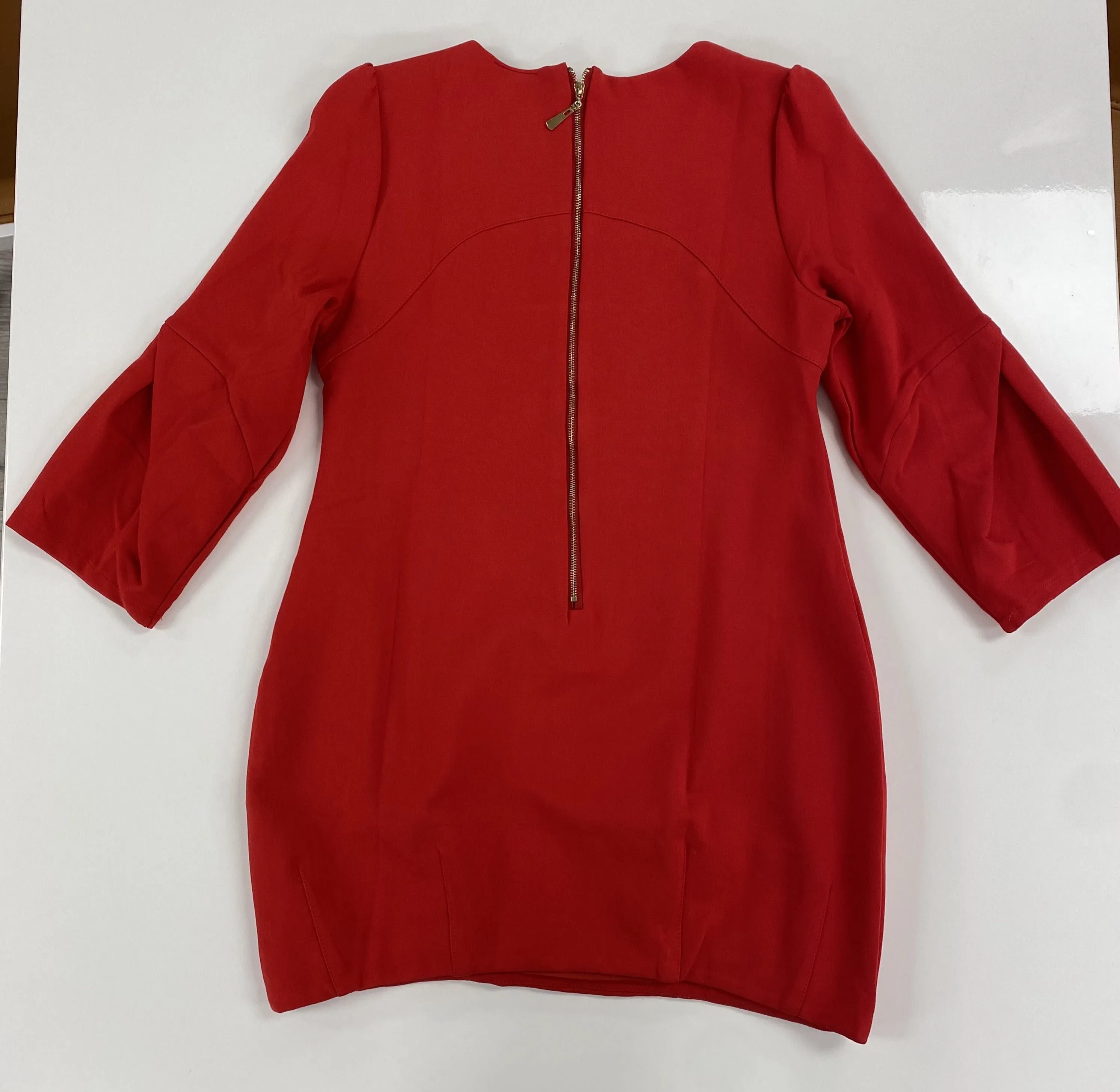 3/4-Ärmeliges rotes Minikleid