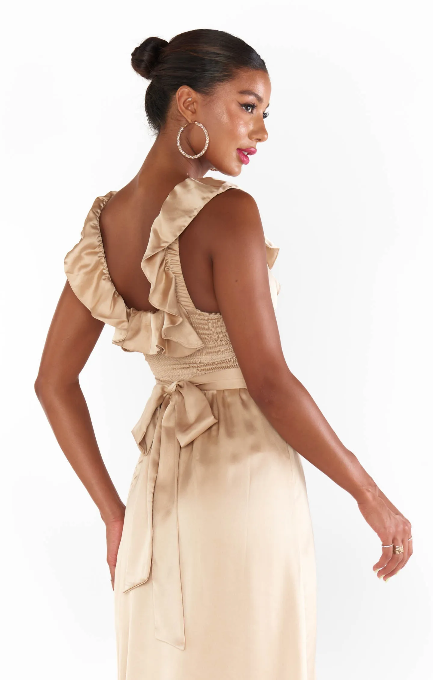 Alexis Midi-Kleid ~ Champagner Luxus-Satin