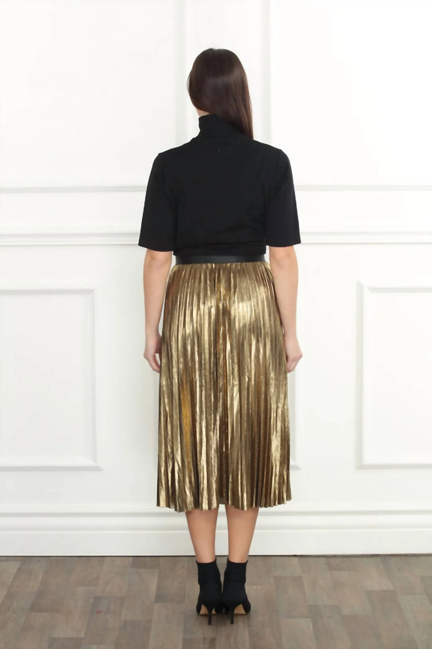 Antiker Rock in Gold