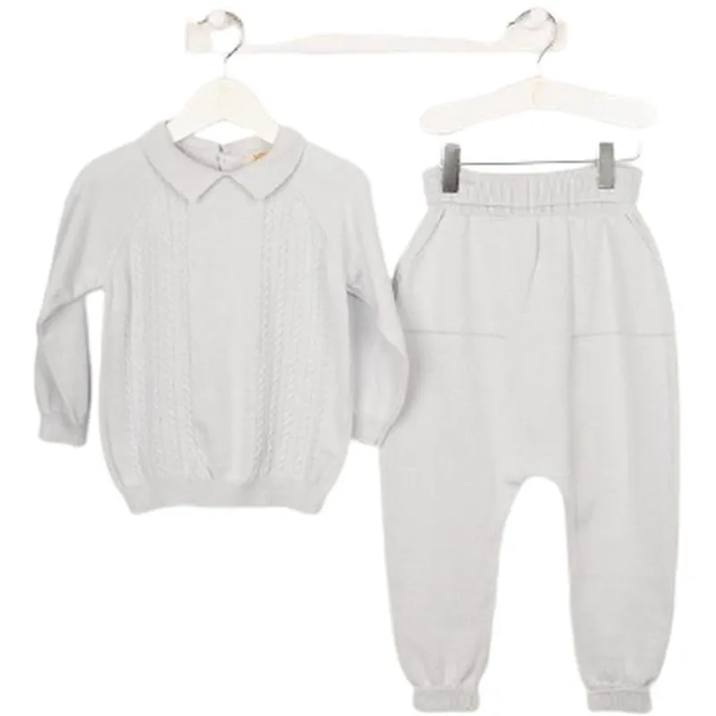 Grauer Strick-Set für Babyjungen