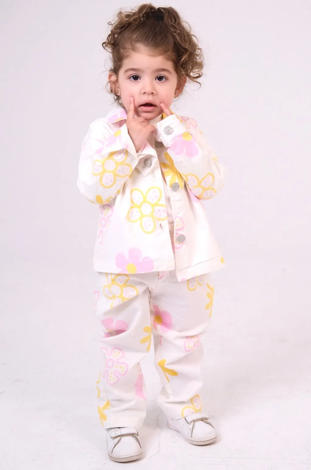 Baby-Mädchen Gabardine-Hose – Offwhite mit Blumen