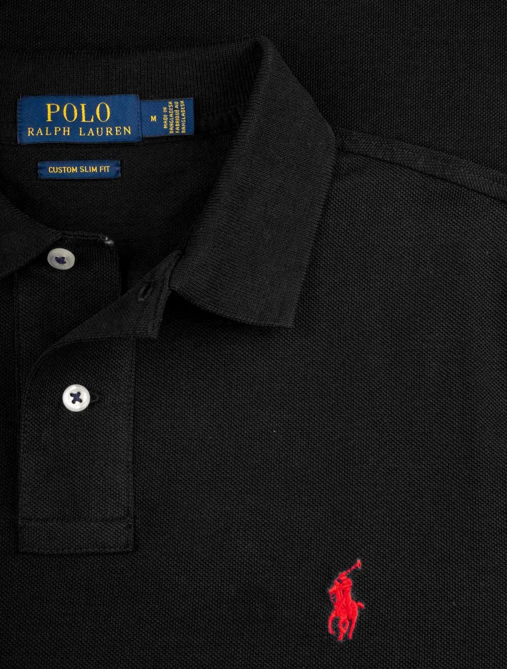 Einfaches Polohemd mit kurzen Ärmeln in Schwarz