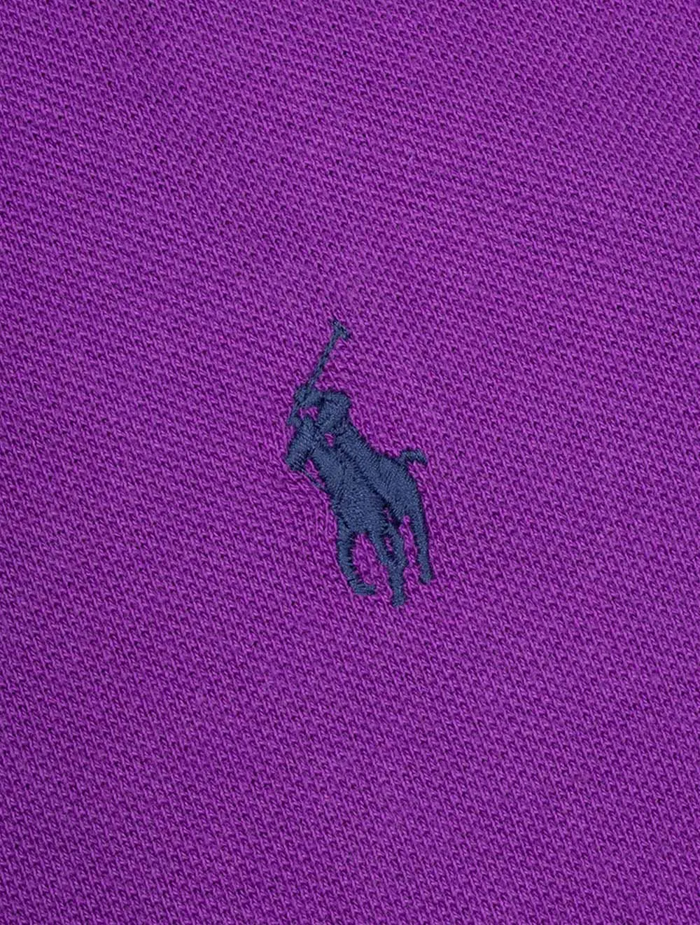 Einfaches Polohemd mit kurzen Ärmeln in Lila