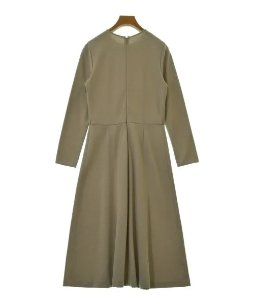 BEIGE, Kleider