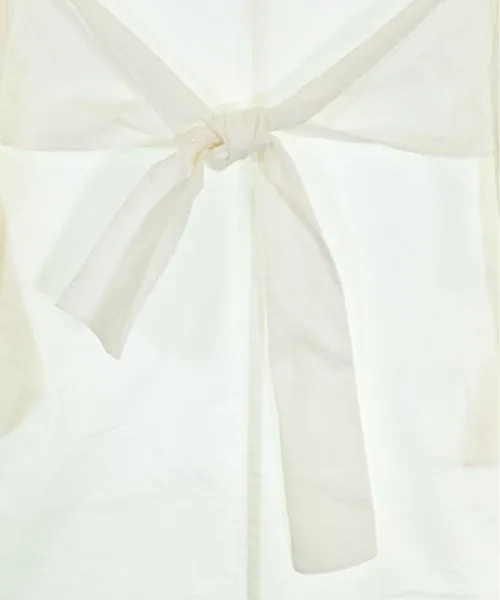 BEIGE, Kleider