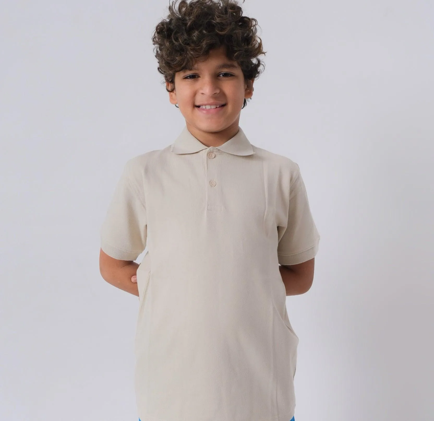 Beige Polohemd mit kurzen Ärmeln