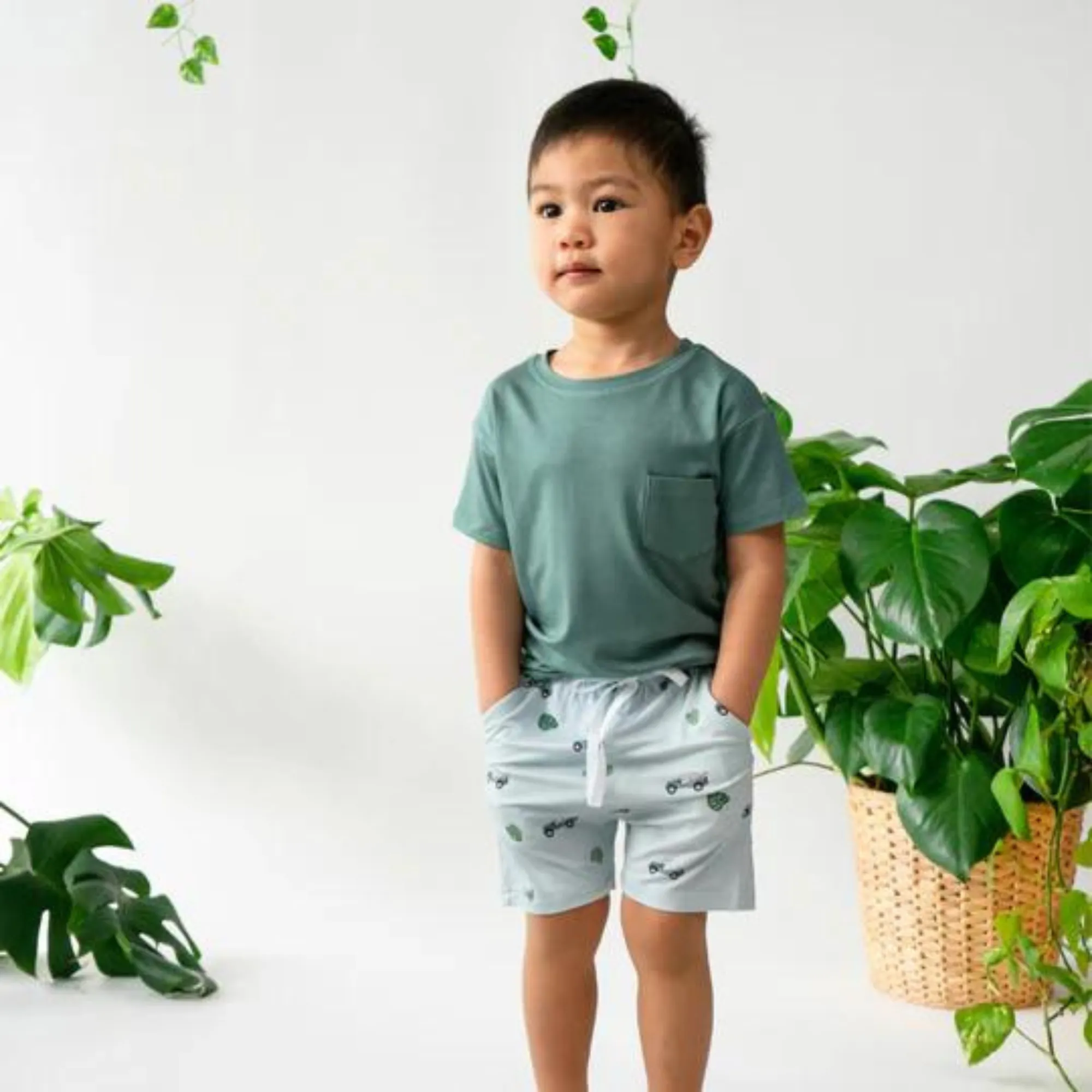 BELAN J Everyday Shorts - Grüner Jeep