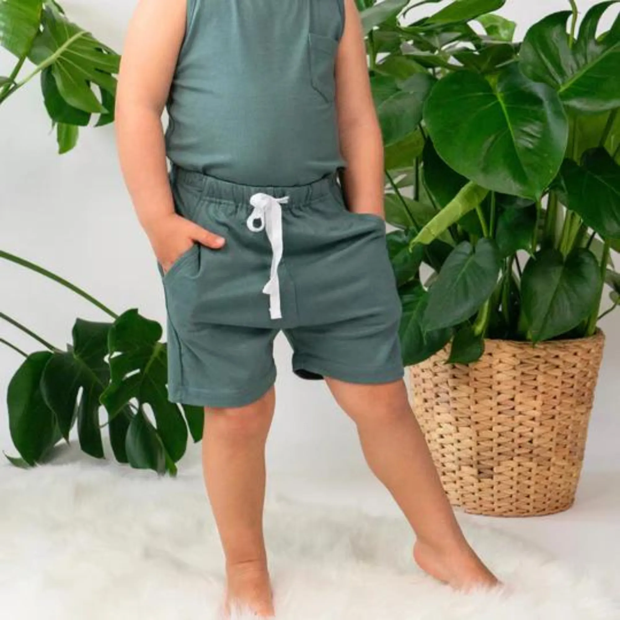 BELAN J Everyday Shorts - Blattgrün