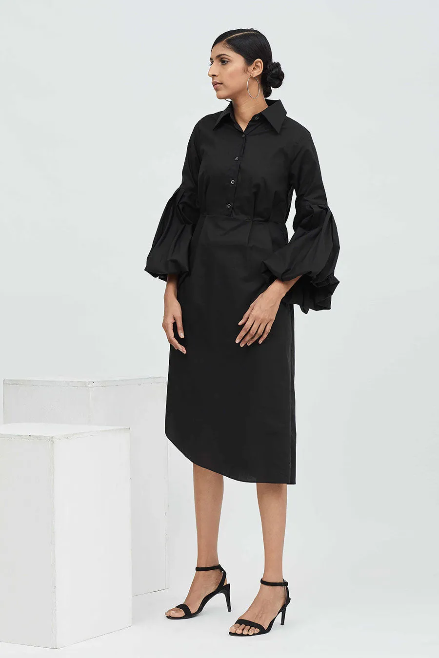 Schwarzes Baumwoll-Briesenkleid