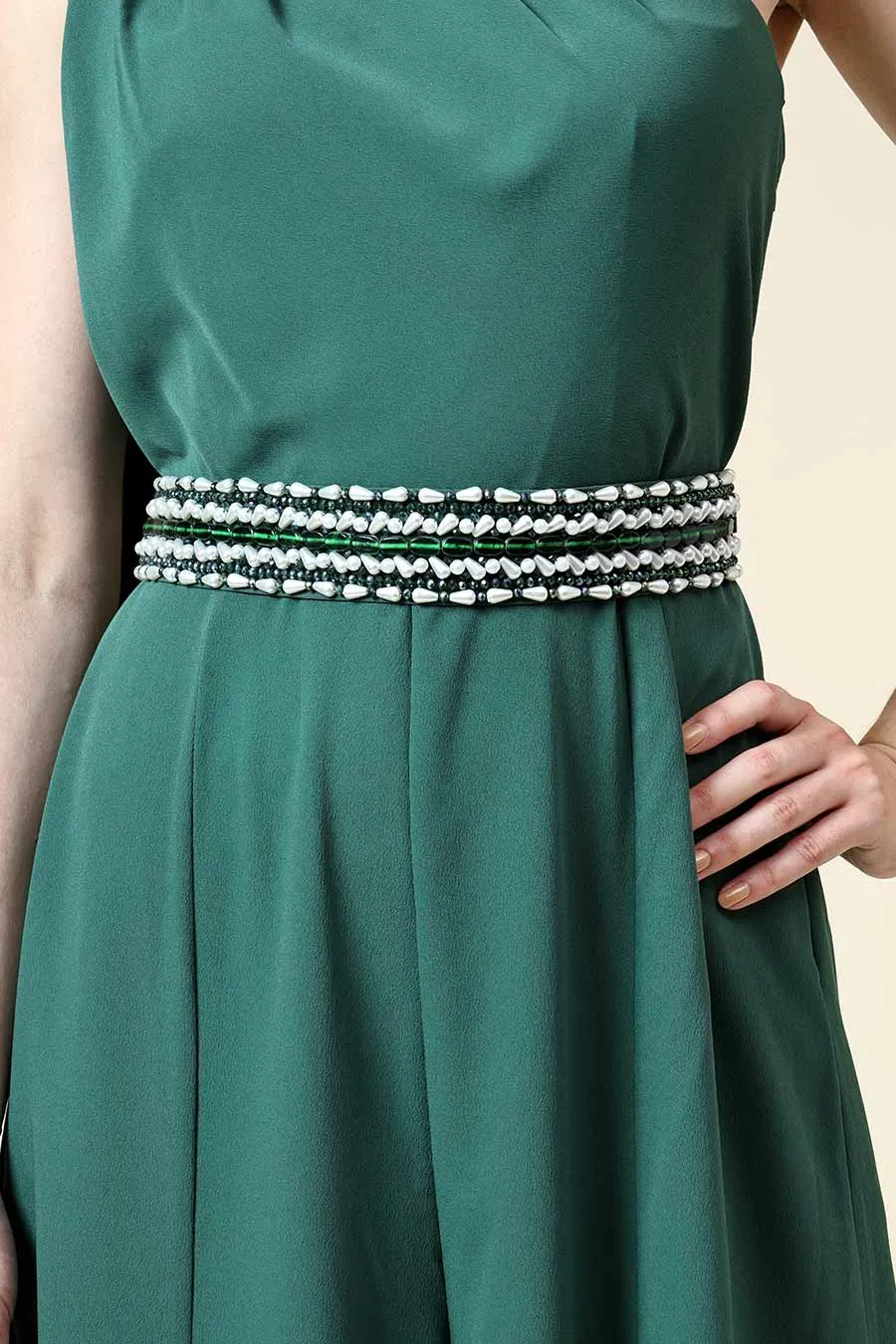 Botle Grün drapierter Jumpsuit mit verziertem Gürtel