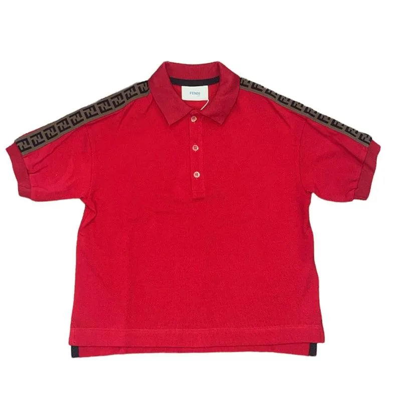 Jungen Polo mit rotem Logo