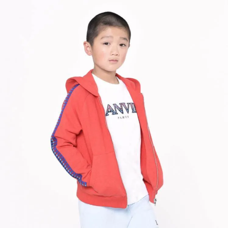 Jungen Weißes T-Shirt mit gebogenem Logo