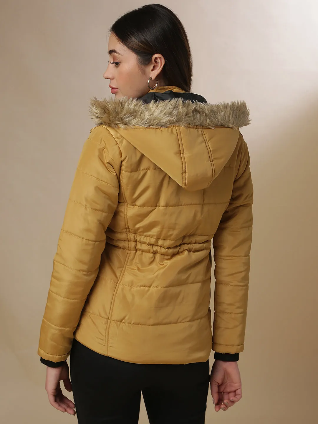 Campus Sutra Damen Solide Stilvolle Casual Bomberjacke