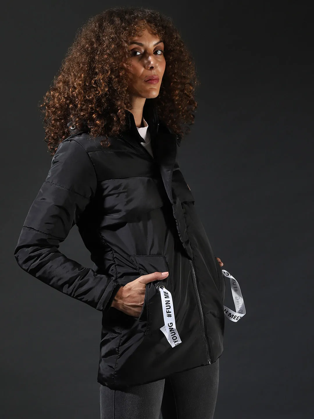 Campus Sutra Damen Modische Unifarbene Casual Bomberjacke