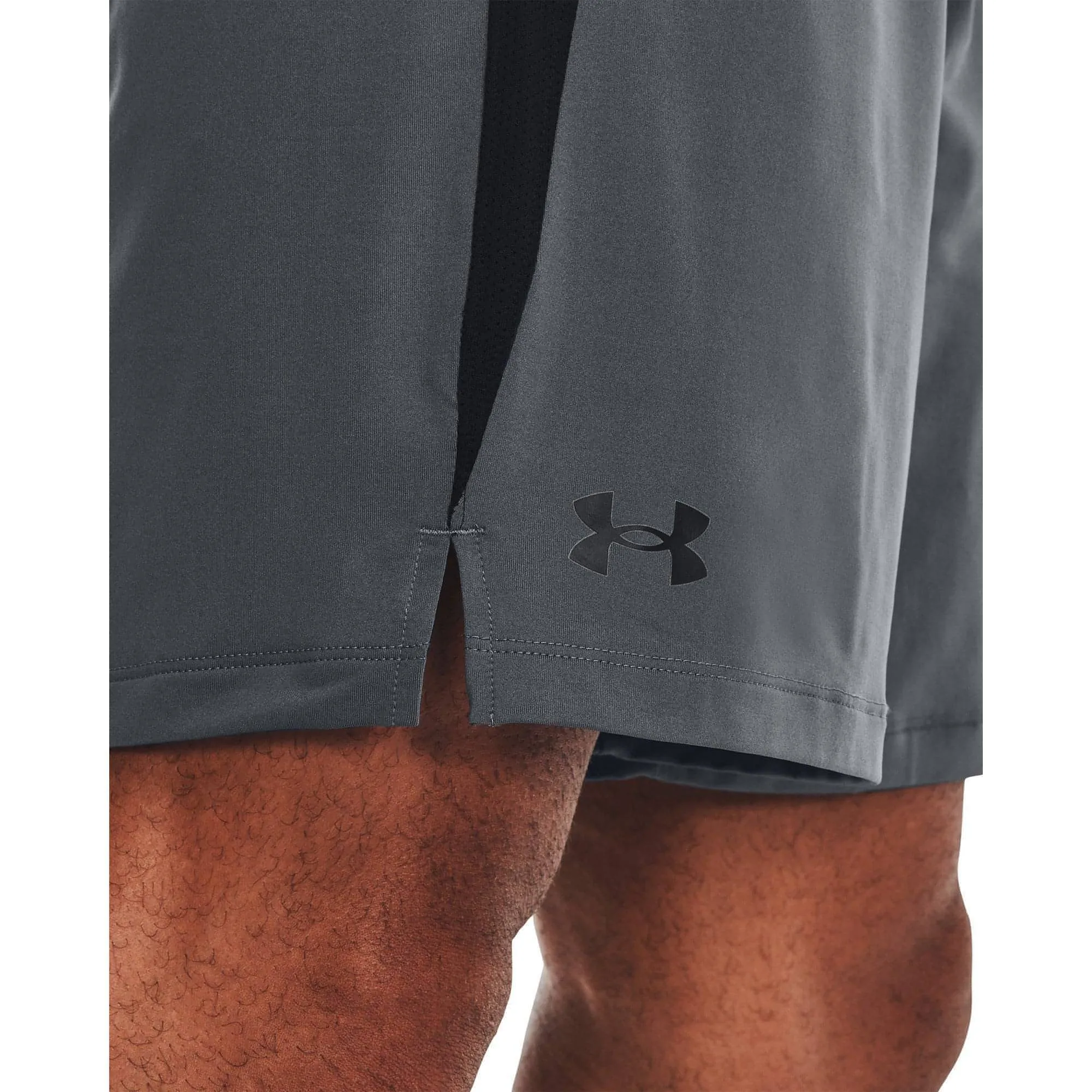 Bekleidung Under Armour Herren Under Armour Tech Vent Herren Trainingsshorts - Grau