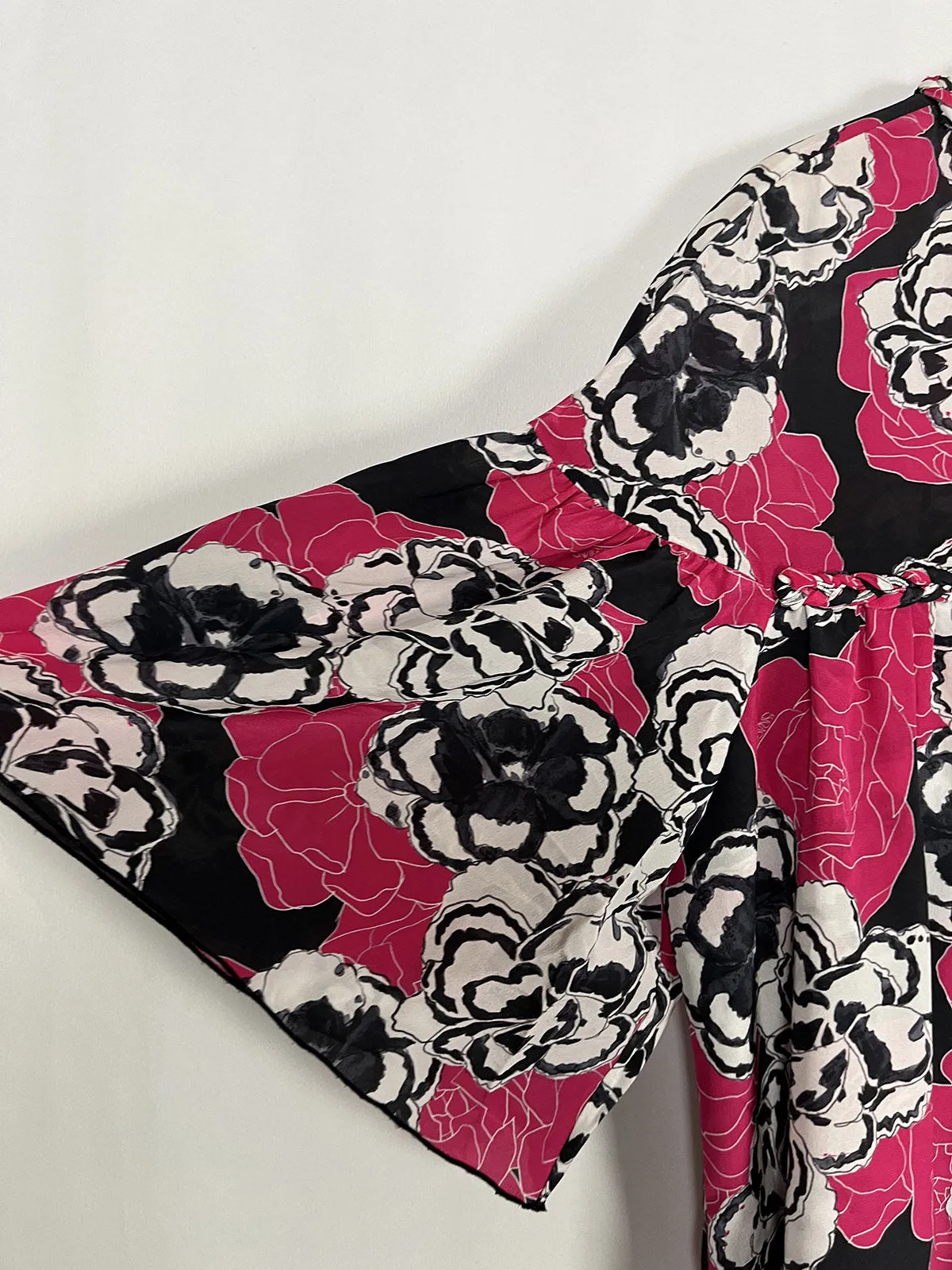 Dyvna Größe 14 Rosa & Grau Blumenkleid NWT