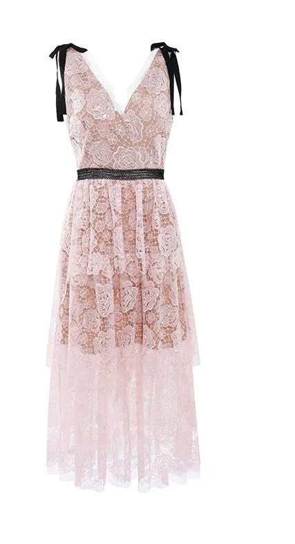 Elegantes Blumenmuster-Sequins-Spitzen-Midi-Kleid