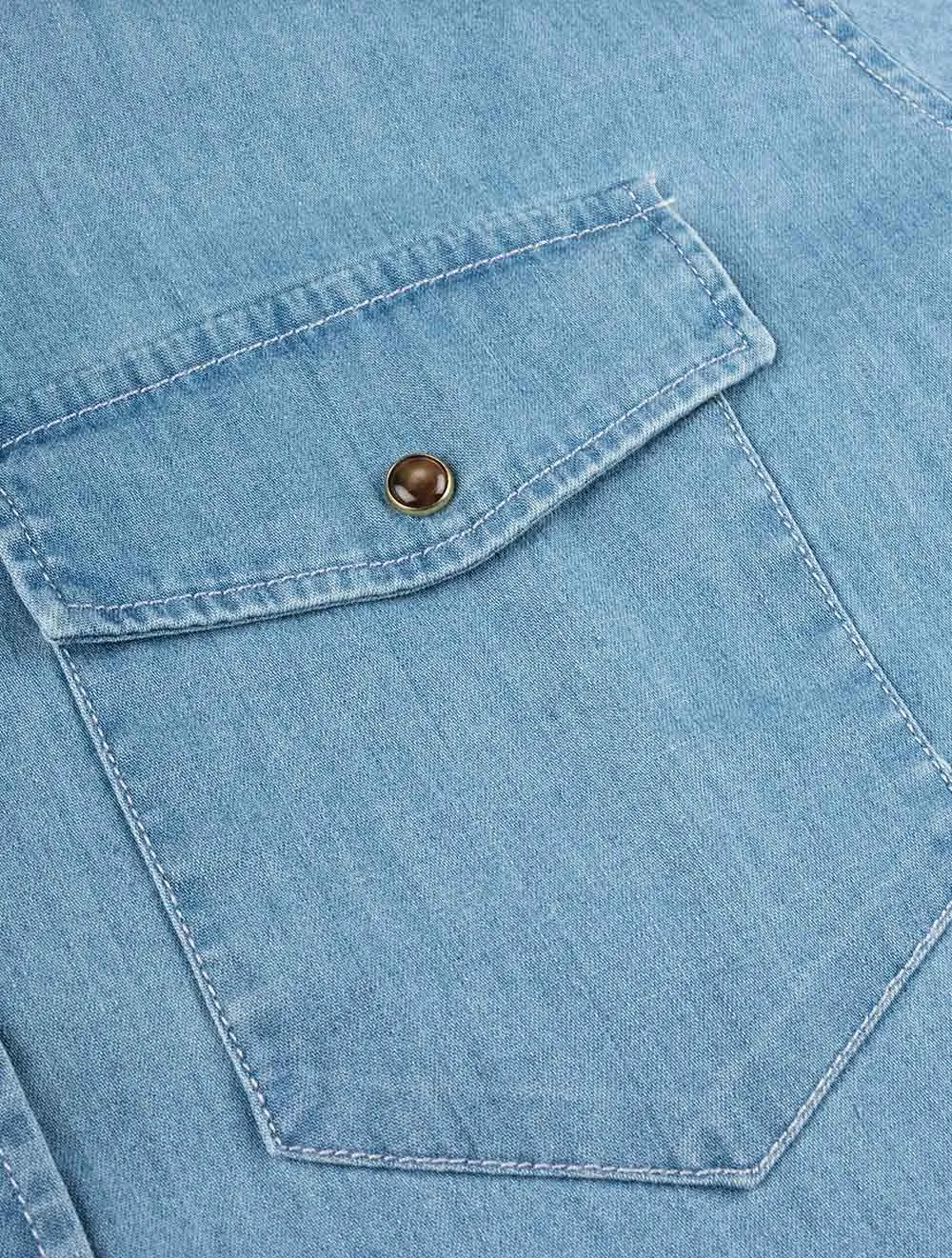 Passendes Denim-Hemd mit Tasche in Blau