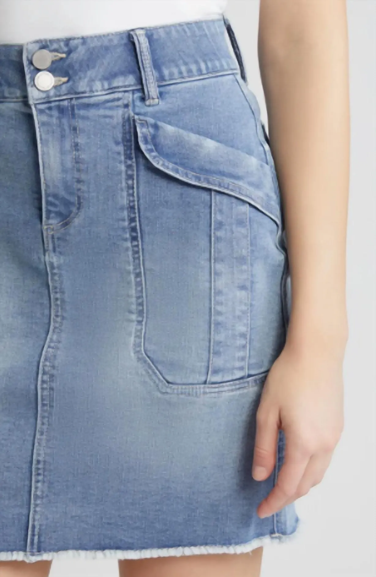 Fray Hem Denim Rock In Blau