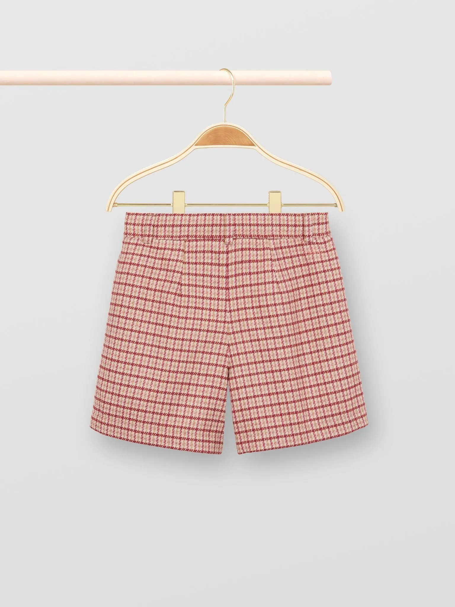 Mädchen Errötend Karo Shorts