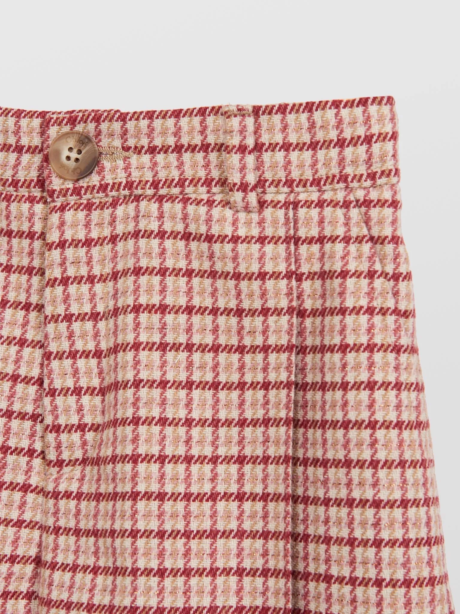 Mädchen Errötend Karo Shorts