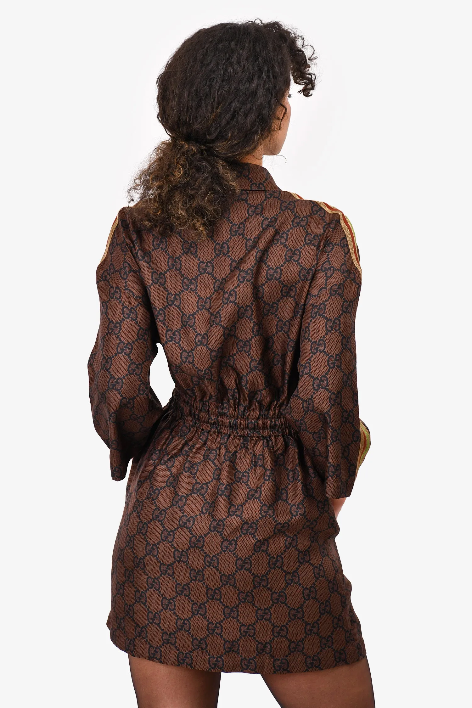Gucci 2021 Braunes Monogramm-Seiden-Minikleid mit Viertelreißverschluss in Größe XS