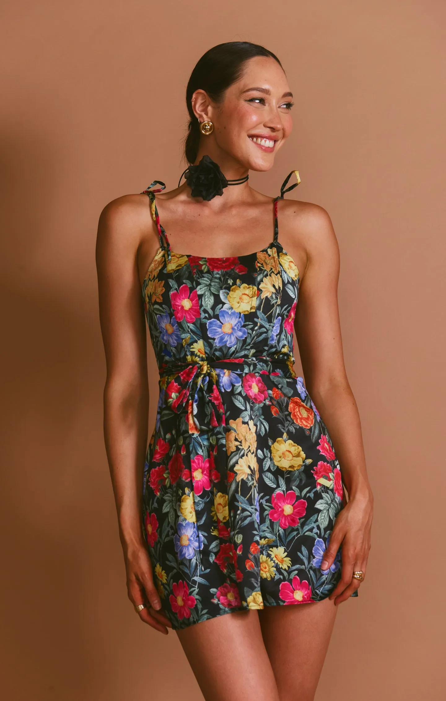 Julie Minikleid ~ Charm Pfingstrose Schwarz Luxus Satin