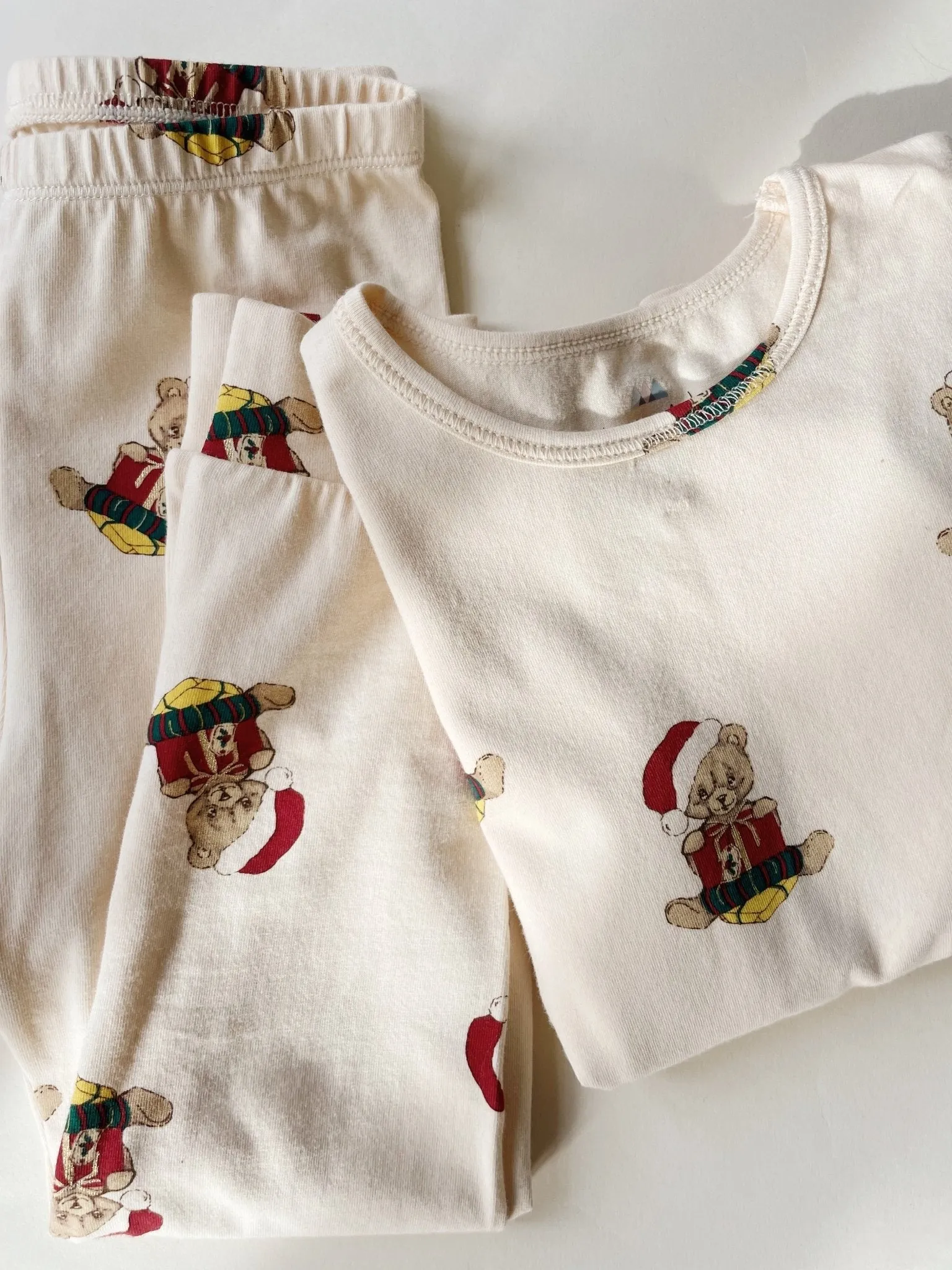 Konges Sløjd: Grundlegendes Blusen/Hosen-Set - Weihnachts-Teddy