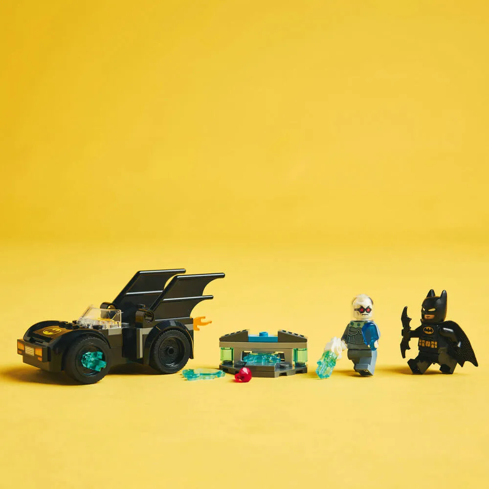 LEGO® Spielzeug LEGO® Super Heroes DC Batman & Batmobile vs. Mr. Freeze Bauset 76301