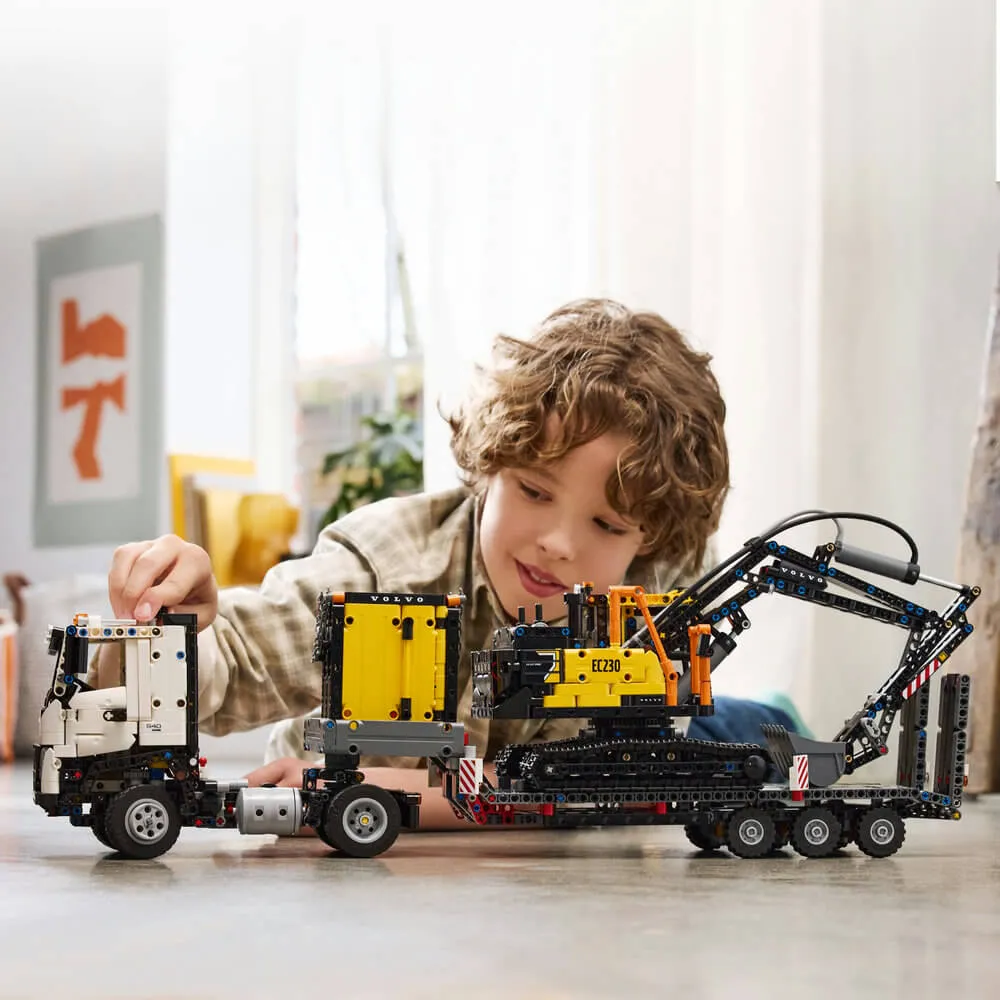 Lego® Spielzeug LEGO® Technic Volvo FMX LKW & EC230 Elektrobagger Bauset mit 2274 Teilen (42175)