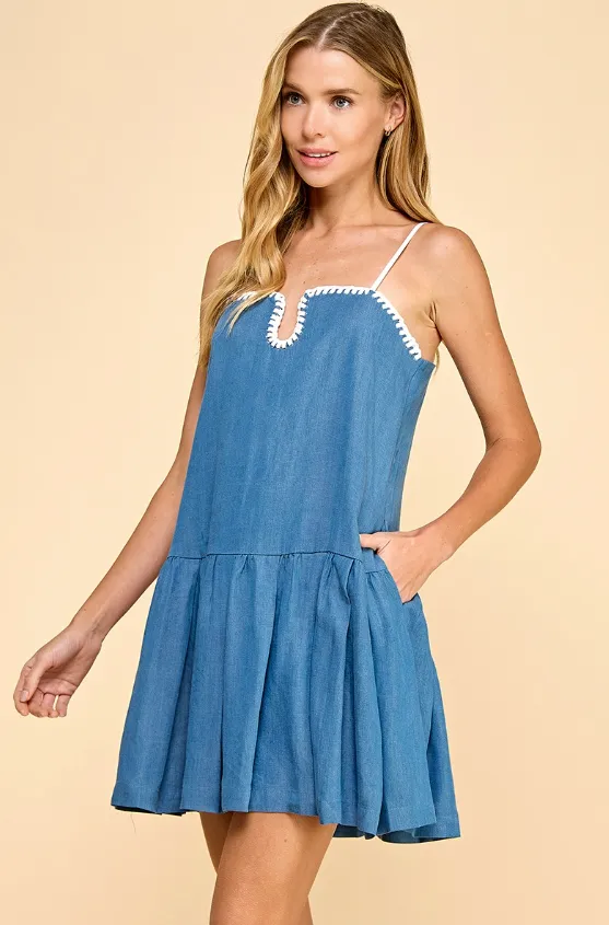 Lilyana Denim Kleid mit Kontraststich-Detail