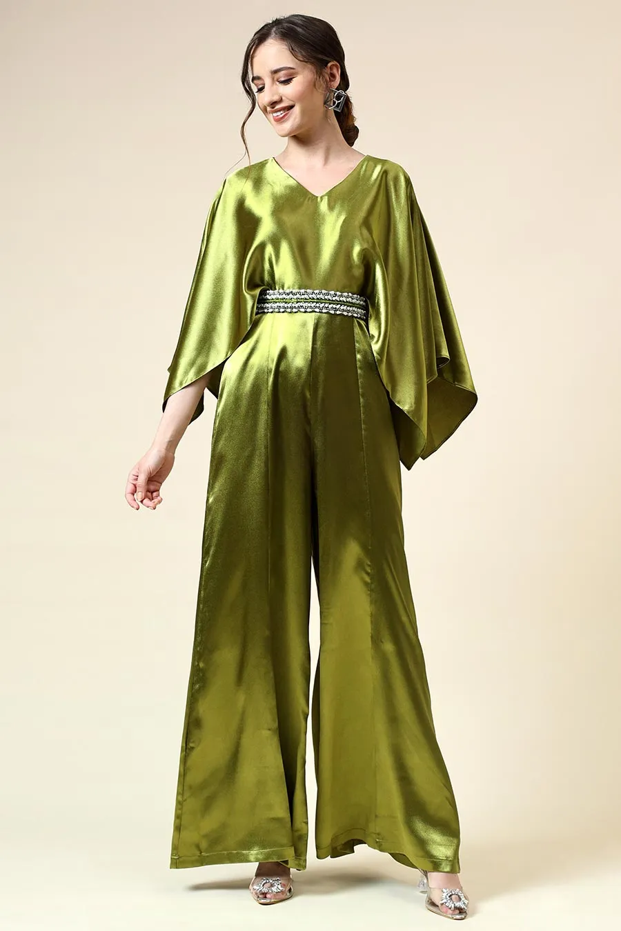 Metallisch grüner Jumpsuit mit verziertem Gürtel