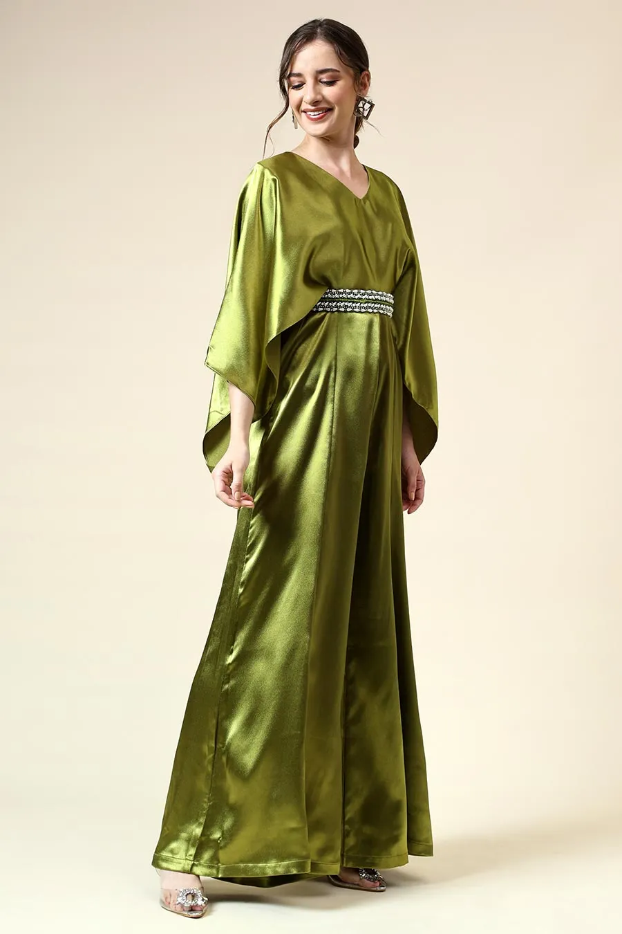 Metallisch grüner Jumpsuit mit verziertem Gürtel