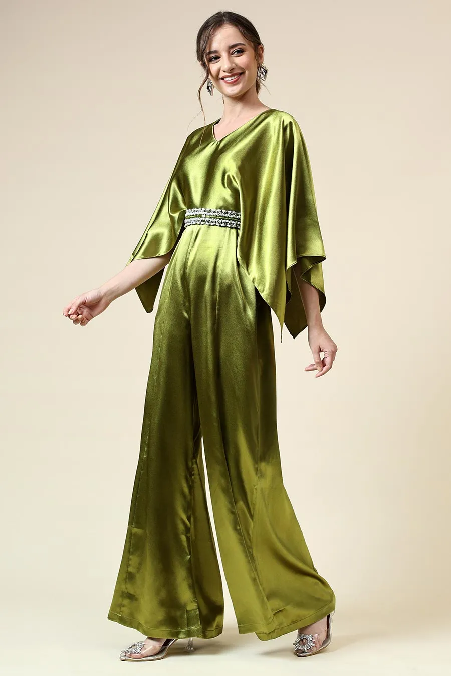 Metallisch grüner Jumpsuit mit verziertem Gürtel