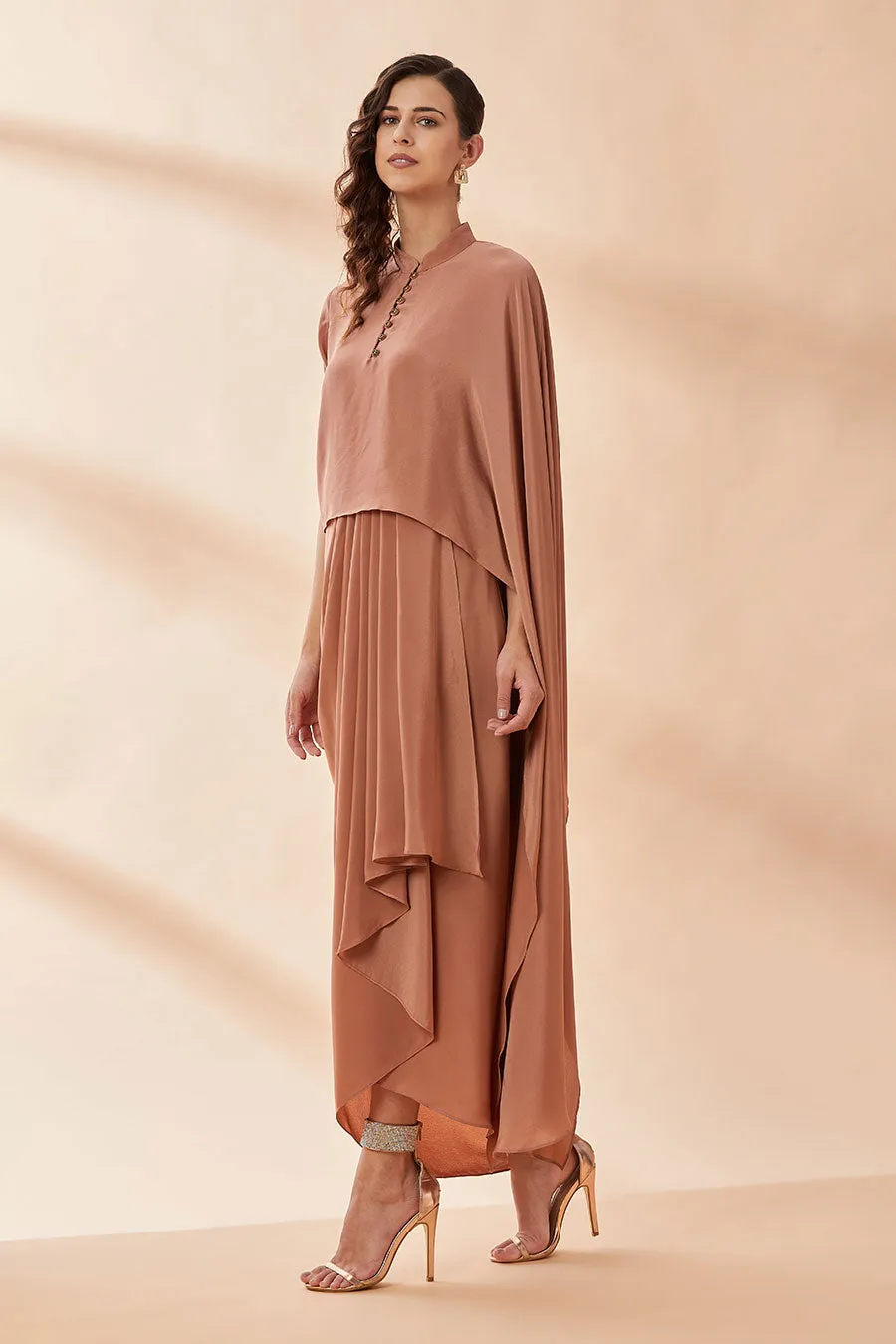 Geschmolzene Gold-Loop-Kleid