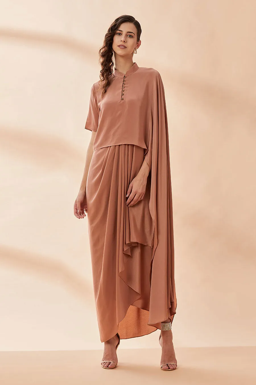 Geschmolzene Gold-Loop-Kleid
