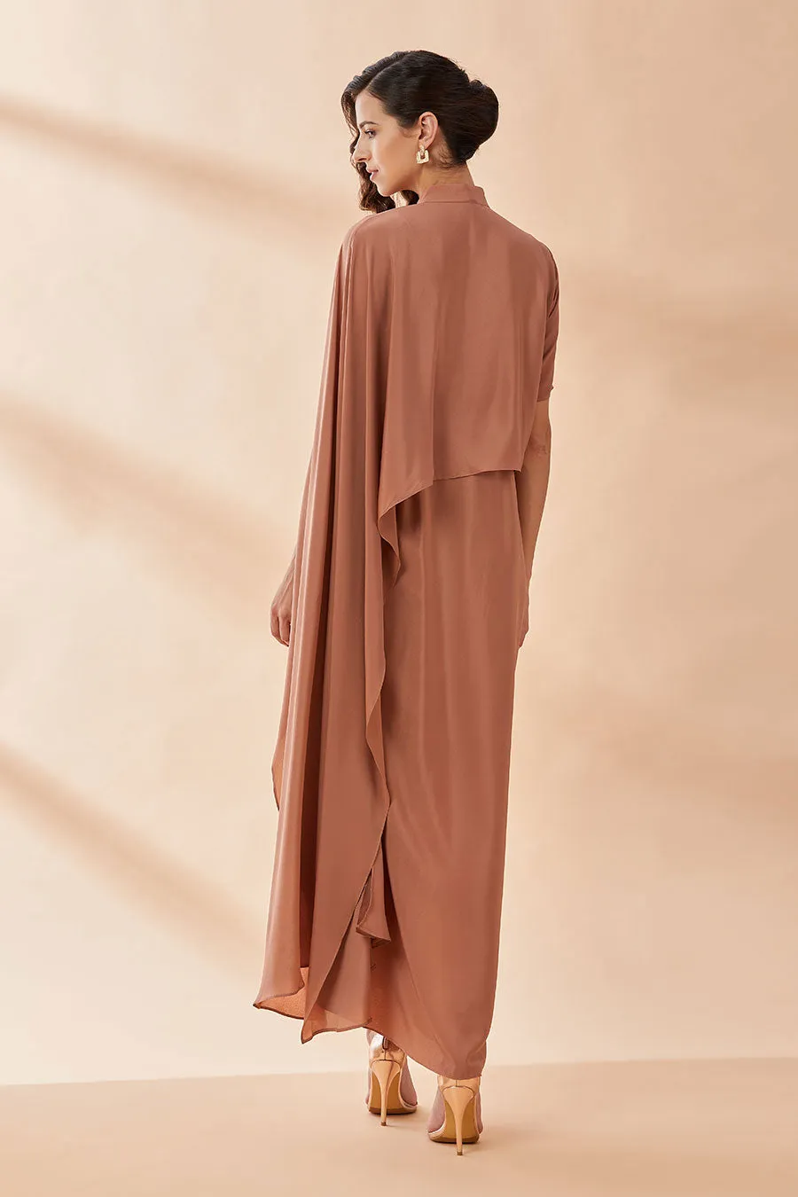 Geschmolzene Gold-Loop-Kleid