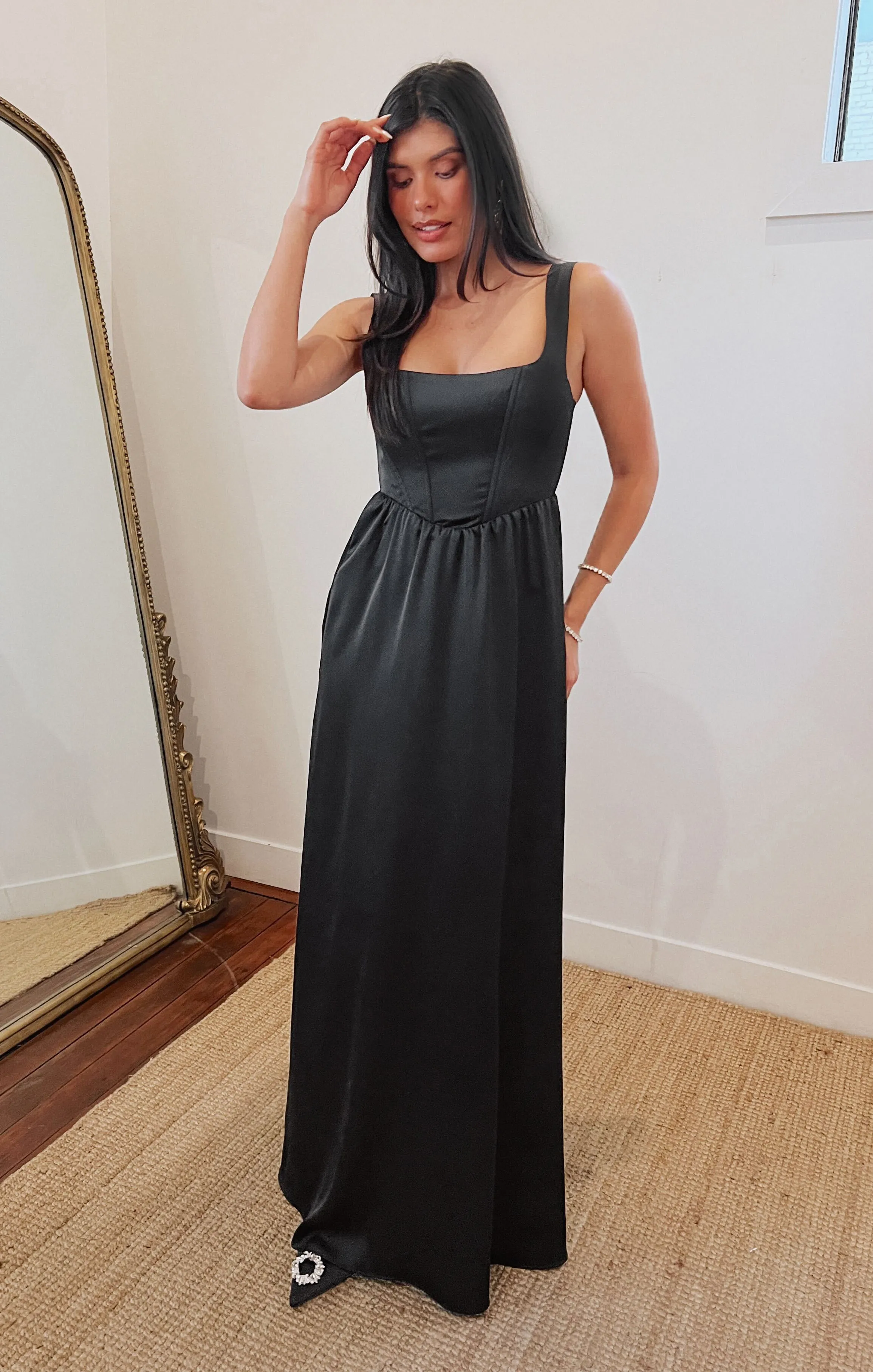 Nina Maxikleid ~ Schwarzer Luxus-Satin