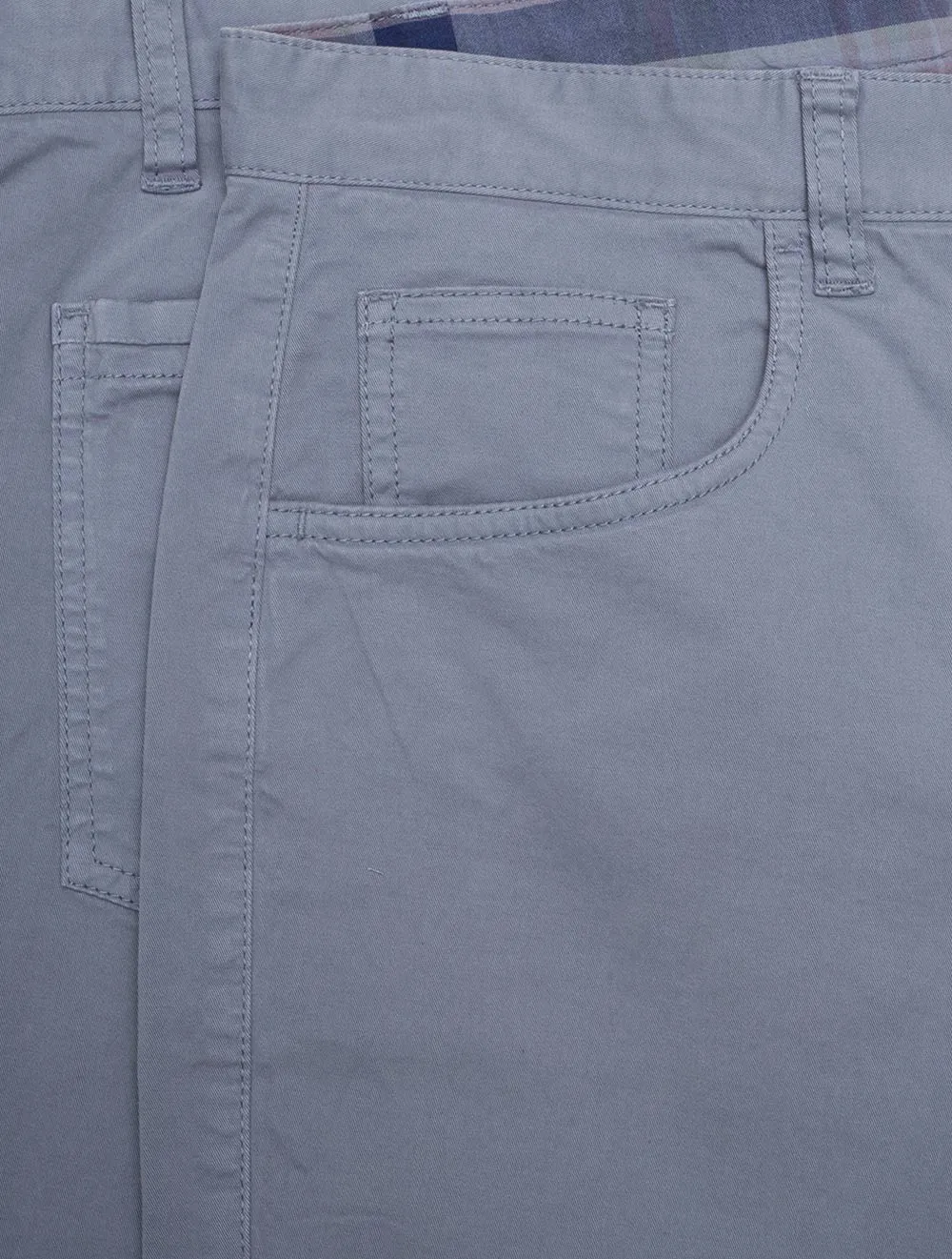 Übergefärbte Twill-Shorts in gewaschenem Blau