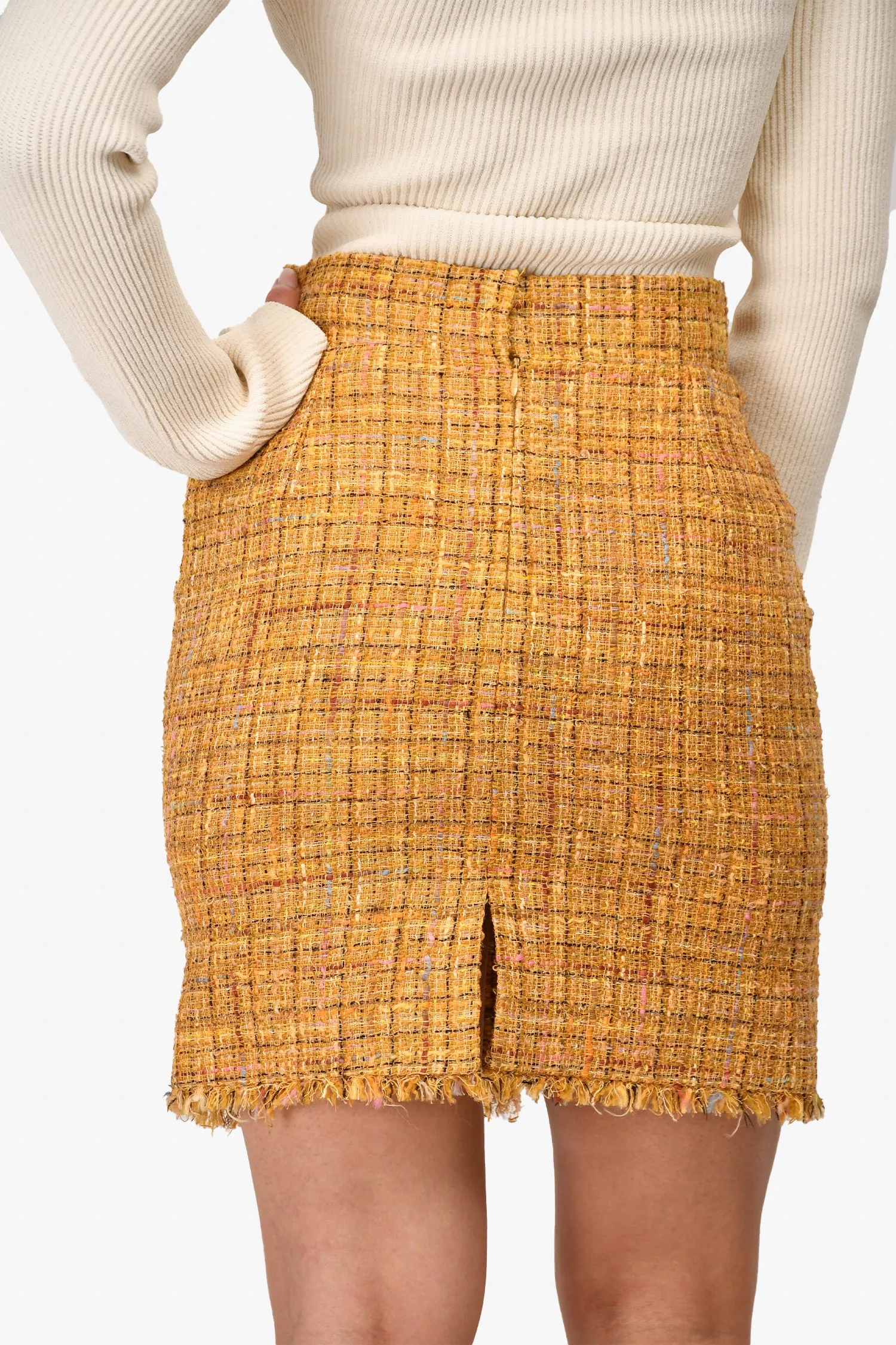 Vorgetragene Chanel™ Rock in Gelb/Mehrfarbigem Tweed in Größe 38