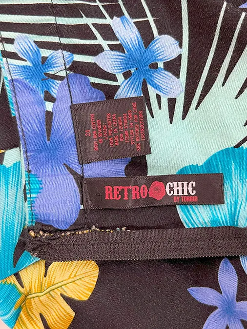Retro Chic von Torrid Größe 24W Schwarz & Türkis Tropisches Blumenmuster Trägerkleid