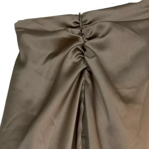 Satin-Überwurfrock mit matten Pailletten-Details