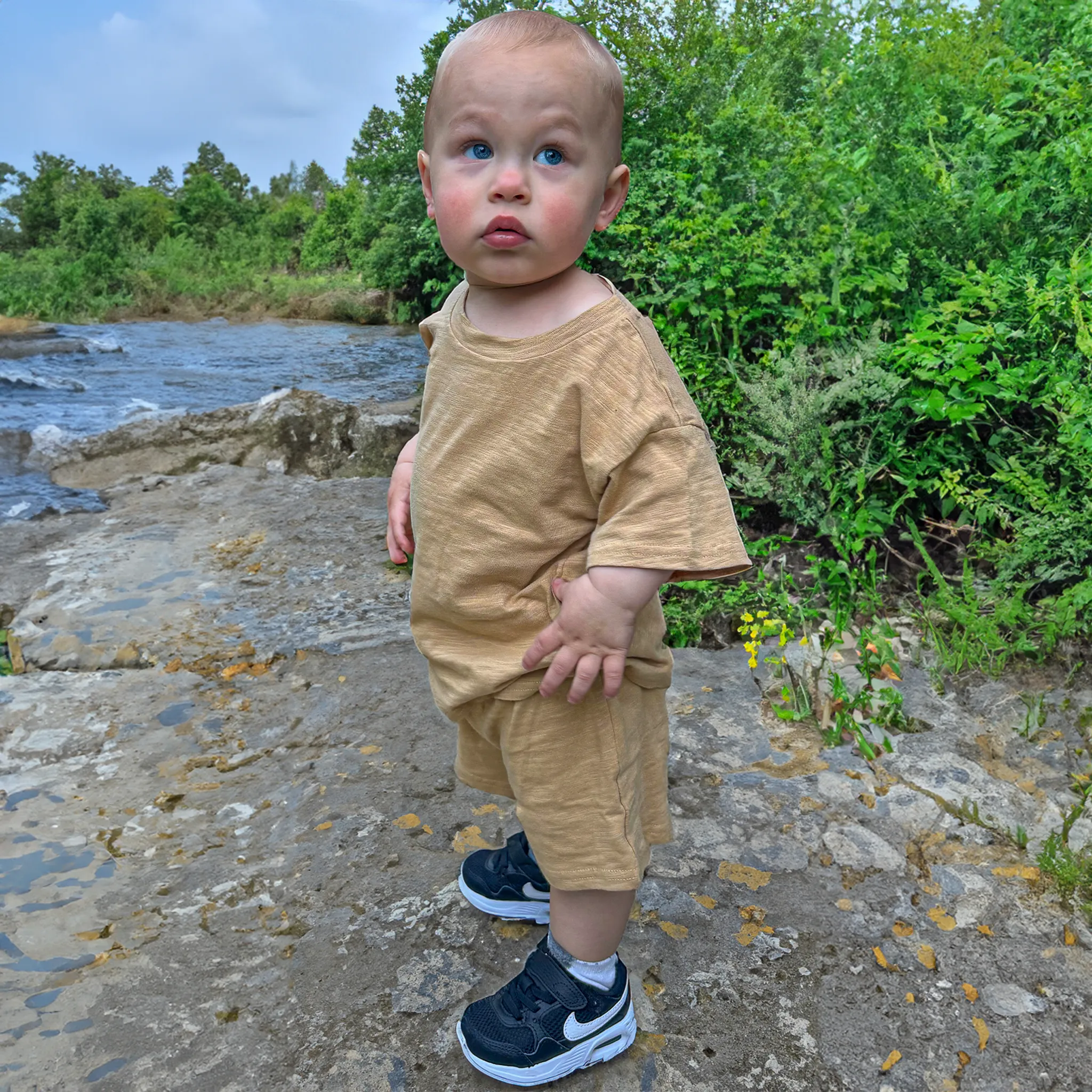 Gestreiftes Shirt & Shorts-Set für Kinder