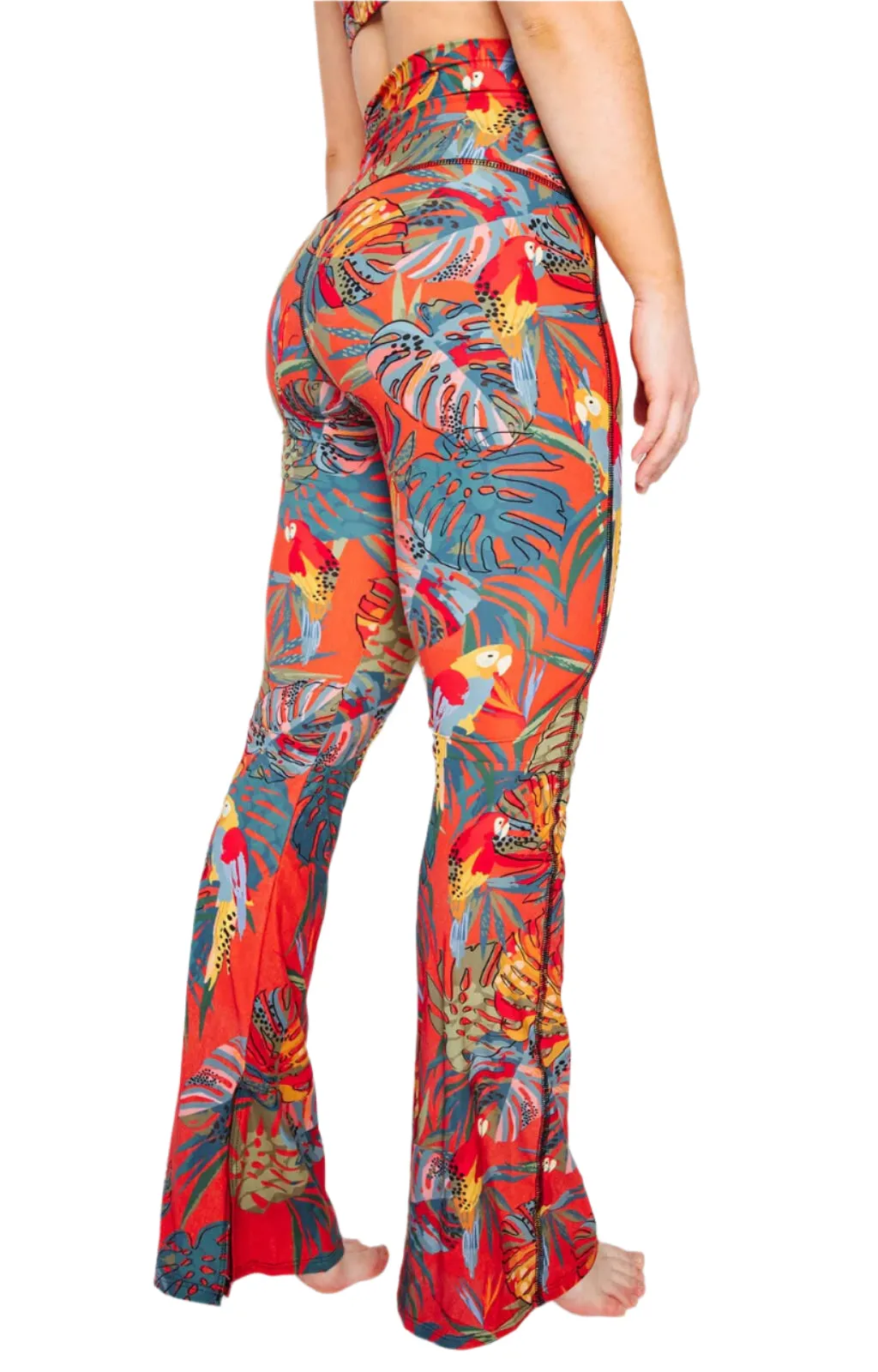 Split Flare Hose In Tropical Paradise von Yoga Democracy