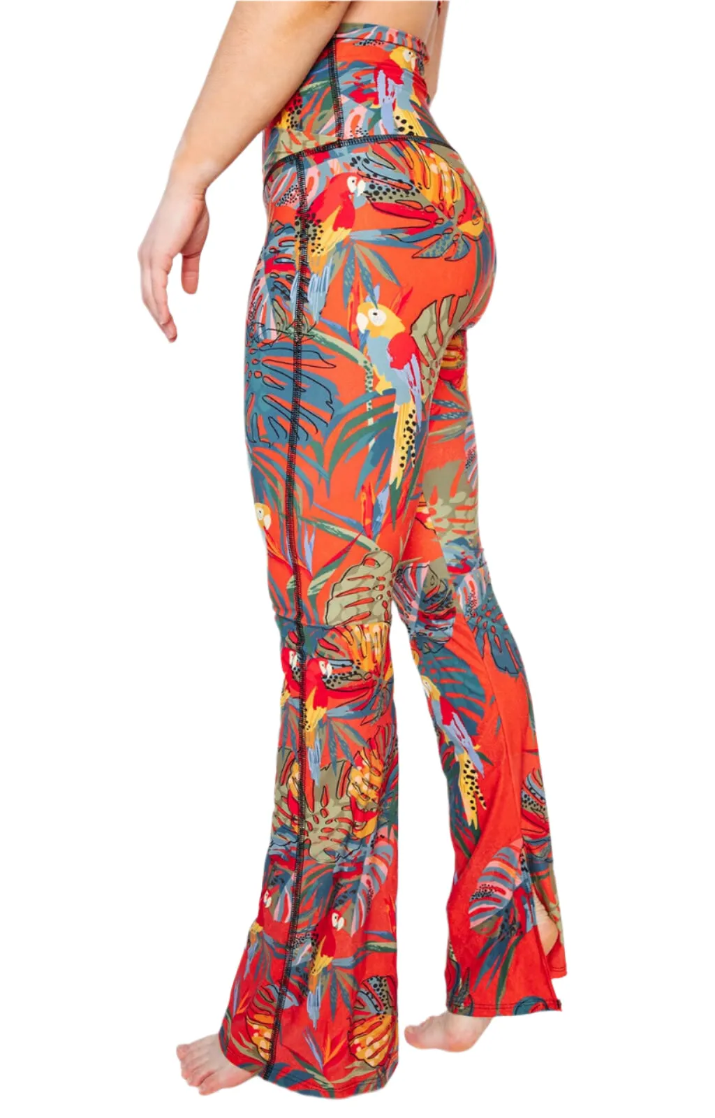 Split Flare Hose In Tropical Paradise von Yoga Democracy