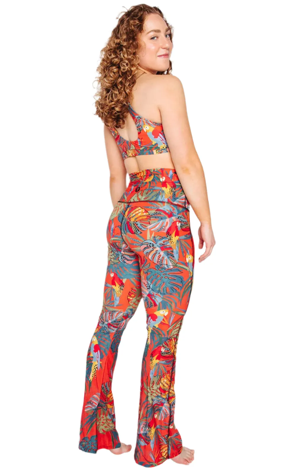 Split Flare Hose In Tropical Paradise von Yoga Democracy