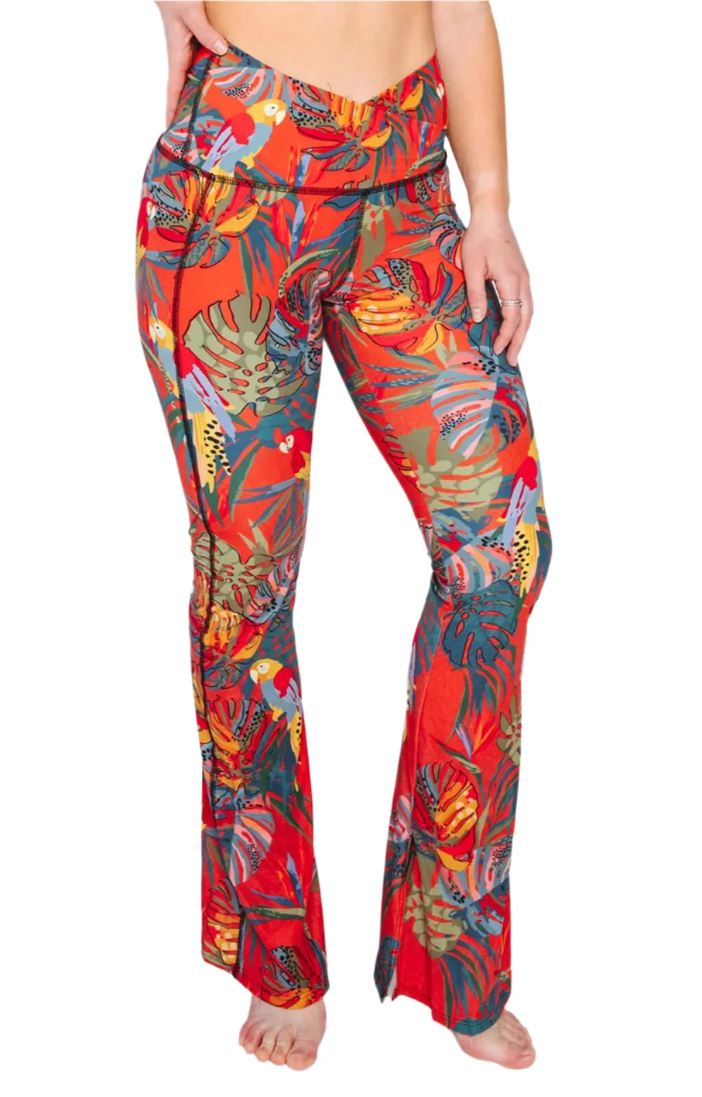 Split Flare Hose In Tropical Paradise von Yoga Democracy
