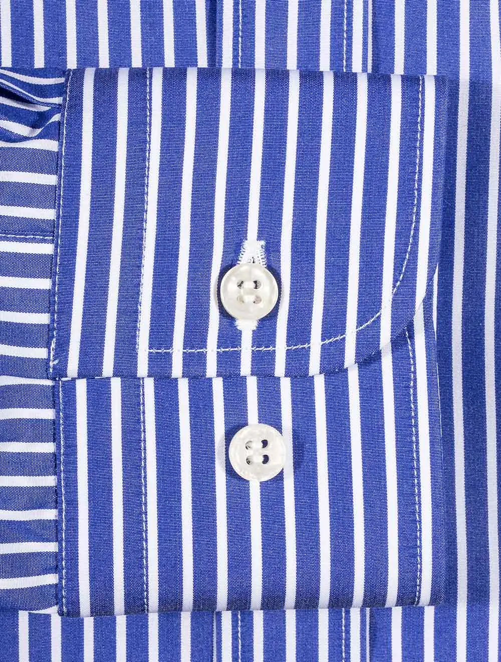 Blaues Streifenhemd