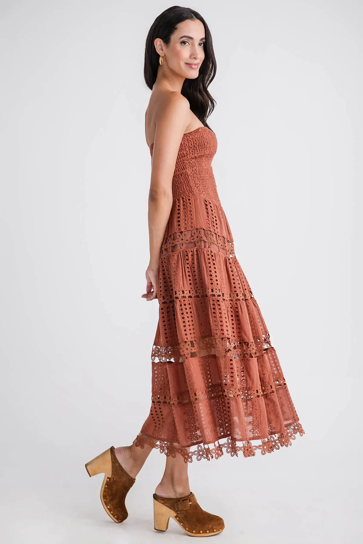 Strut & Bolt Ösen-Spitzen Röhrenkleid